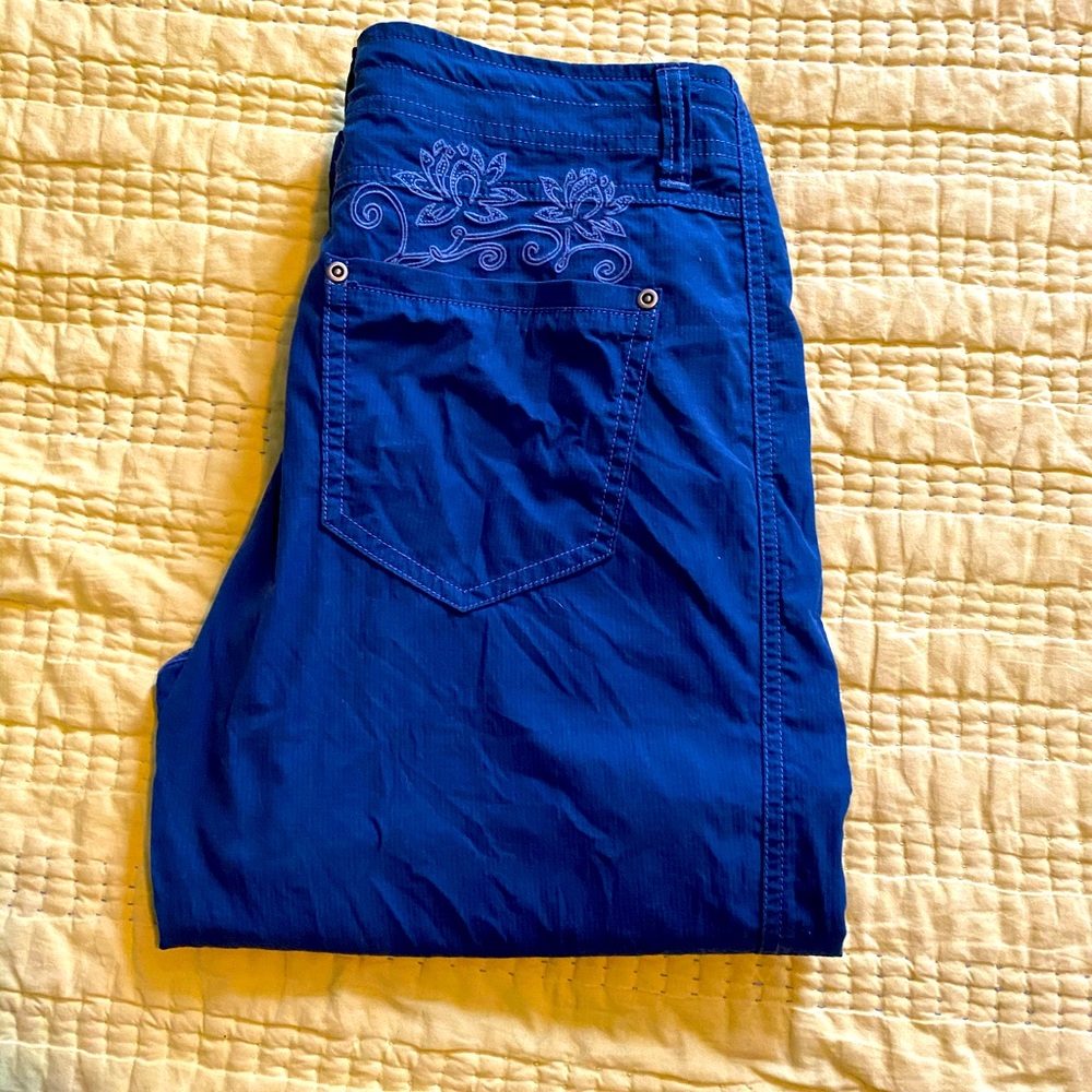 Kuhl women Capri pants
